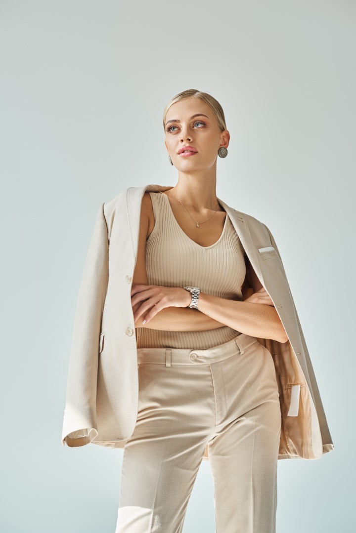 tailleur femme pastel beige 