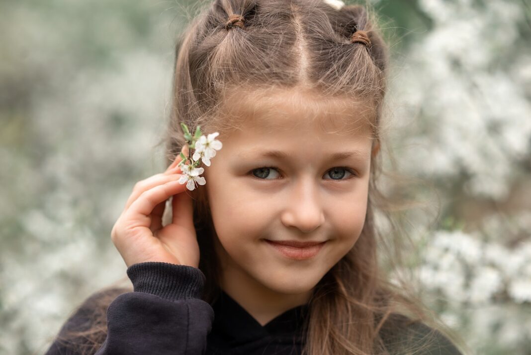 12 idées de belle coiffure pour petite fille facile à faire 